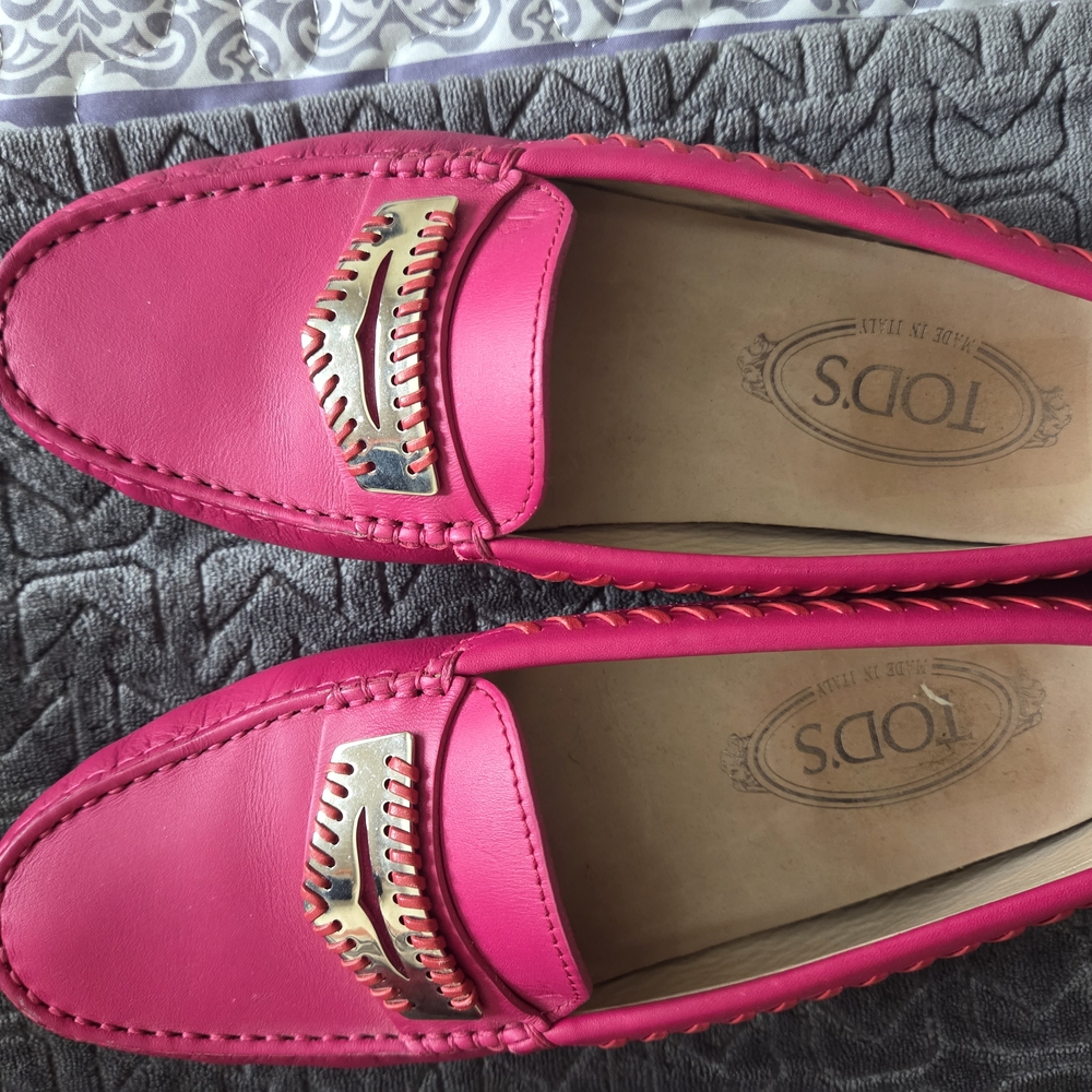 Tod's Pink Flats with Metallic Accent